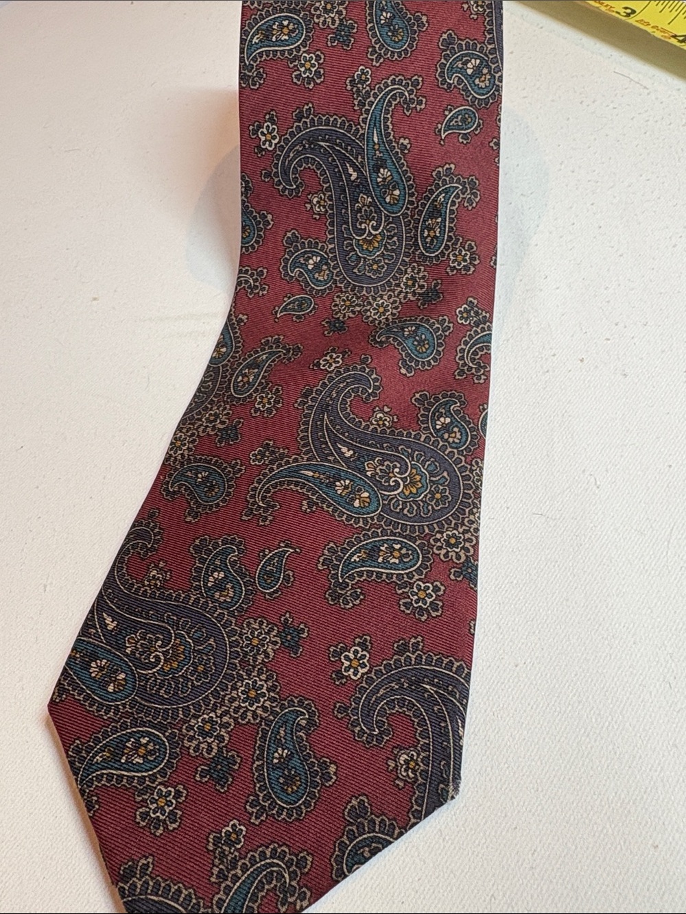 Burberrys Vintage Burgundy Navy Paisley Silk tie